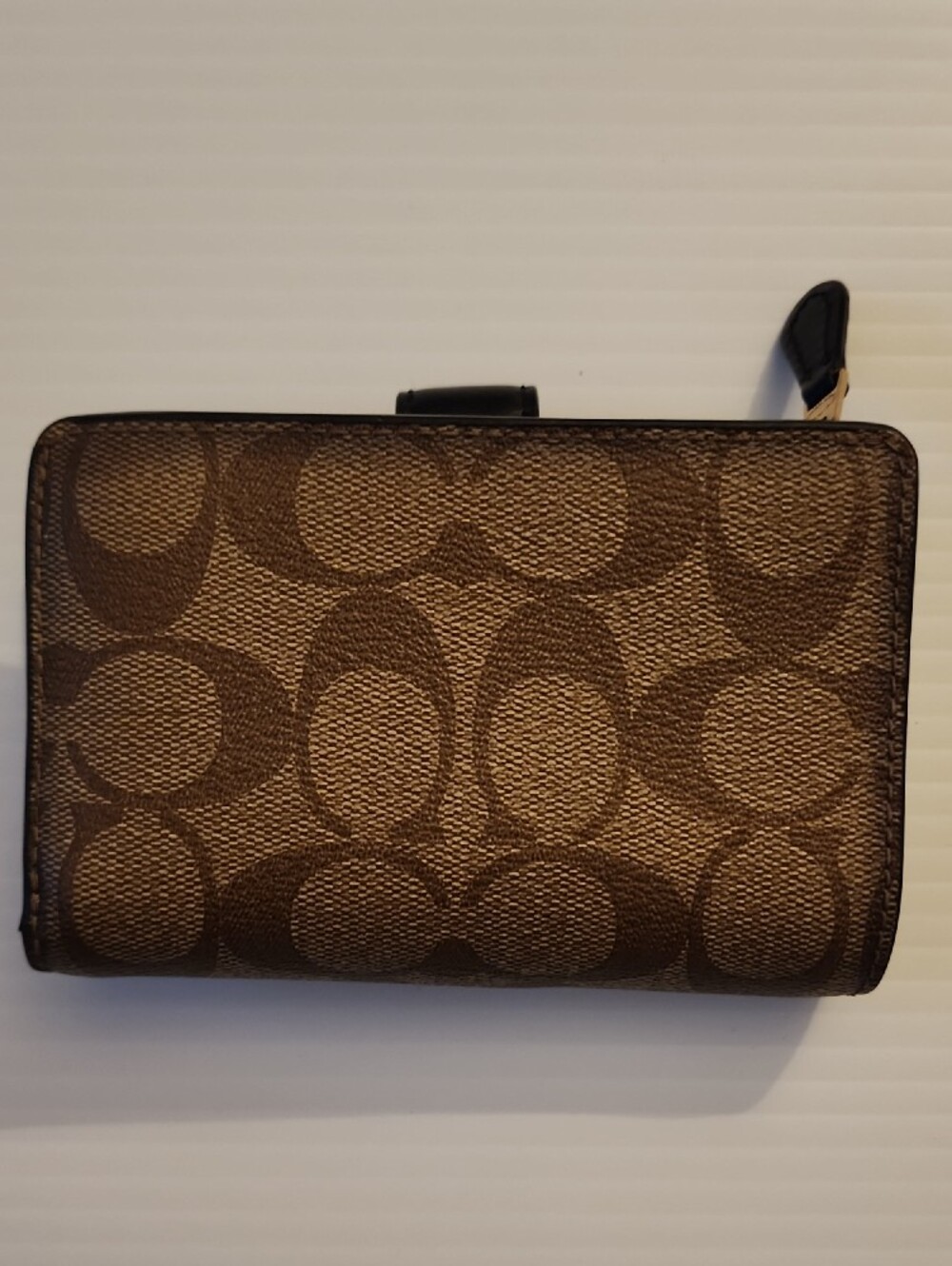 Coach Brown Signature Canvas Wallet with Black Trim and Gold Logo. 5×3×1 - Picture 3 of 9